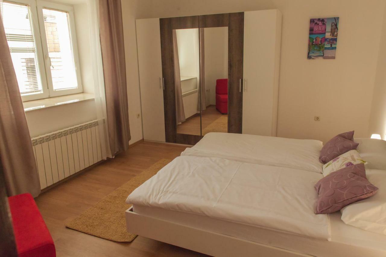 Holiday Home Domi Novi Vinodolski Esterno foto